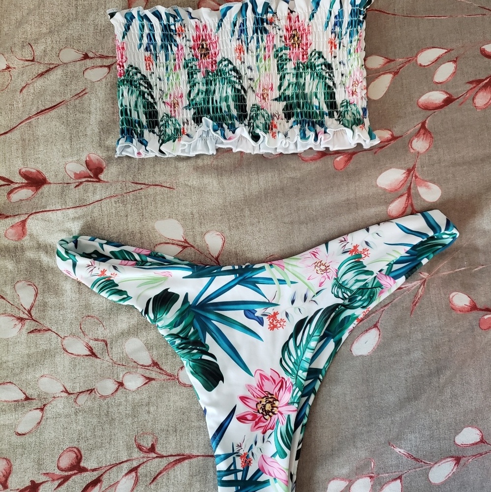 Swimming suit